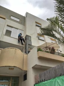 איך משקמים בטון בקירות חיצוניים